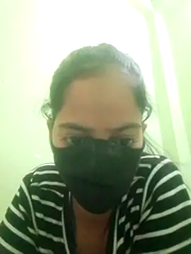 nidhiyadav00 online show from April 2026 09:15:01 AM