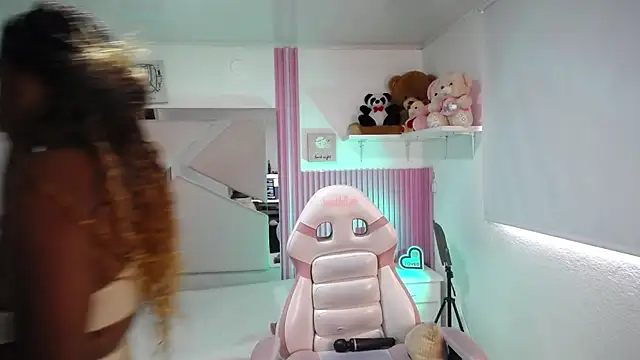 Ebony rizon online show from April 2026 01:00:02 PM