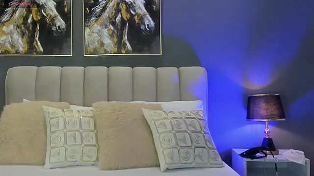 VaniaRouse online show from March 2026 03:33:01 PM