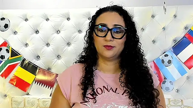 Snapshot of VaniaRouse chatting on June 2026 02:16:02 PM VaniaRouse online show from June 2026 02:16:02 PM