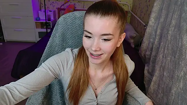 Lunavira online show from April 2026 06:16:02 PM