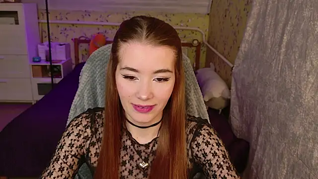 Lunavira online show from April 2026 06:13:02 PM