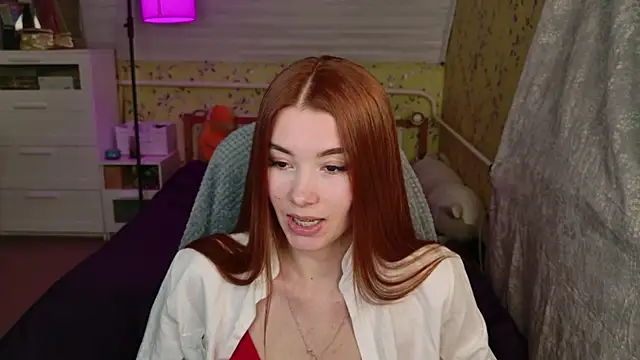 Lunavira online show from April 2026 09:43:01 PM