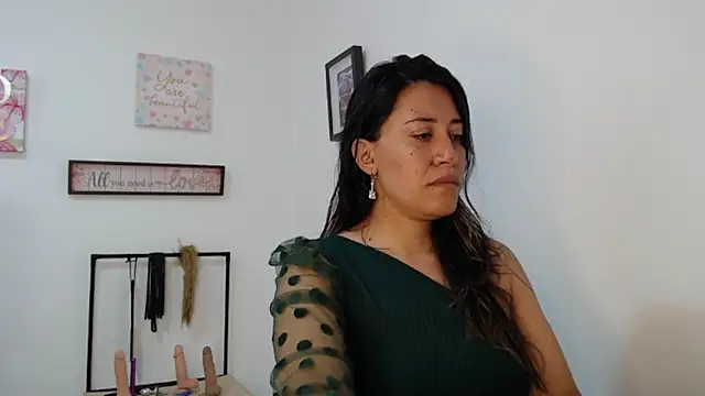 violeta scott online show from April 2026 02:35:01 PM