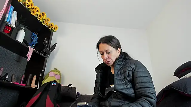 ItsAmara online show from April 2026 01:12:01 PM