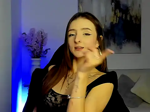 Lilyt Cooper online show from April 2026 04:13:02 AM