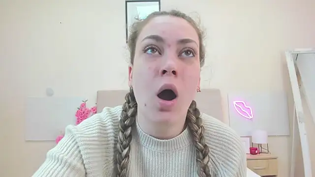 MelanieCuty online show from April 2026 05:23:01 AM