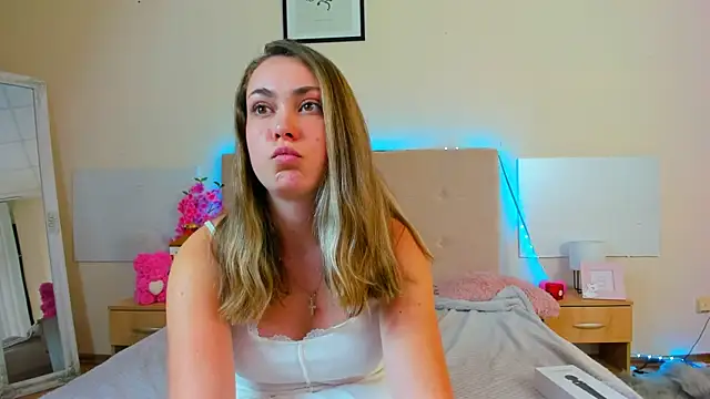 MelanieCuty online show from July 2026 10:39:01 AM