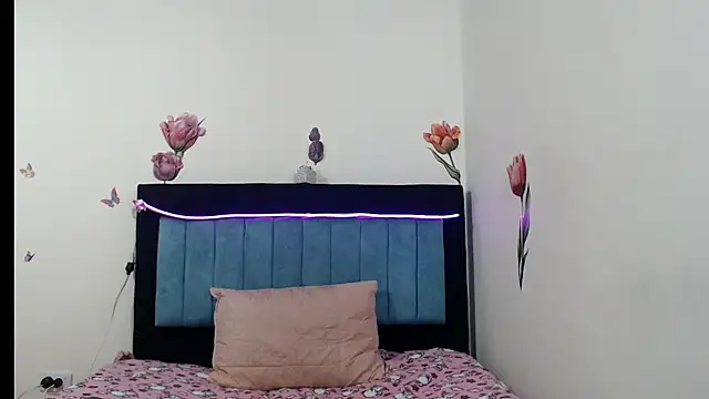 KARLYXS online show from March 2026 12:08:01 PM