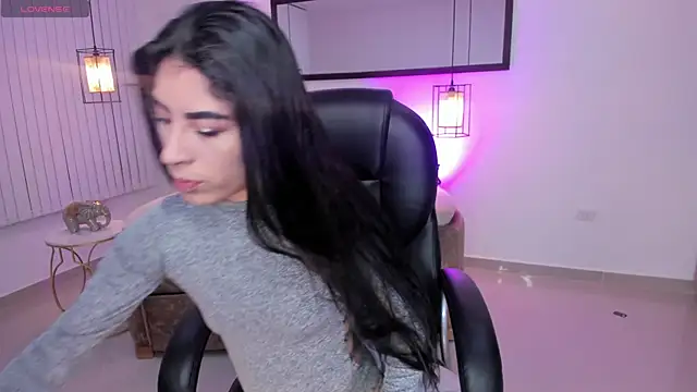 Ninna Asppen  online show from April 2026 05:06:01 AM