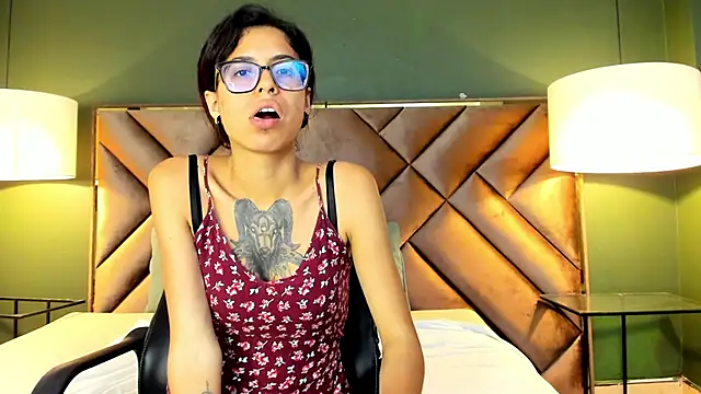 Emily Lopera online show from June 2026 02:14:02 AM