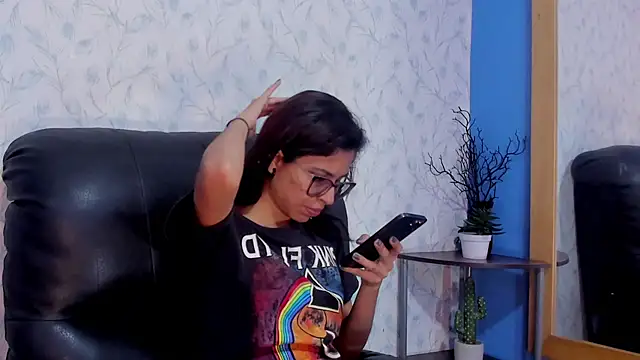 Emily Lopera online show from July 2026 03:51:02 PM