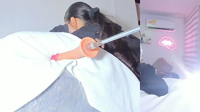 Bella Donne  online show from April 2026 04:55:01 PM