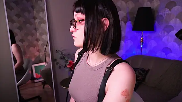 Velvet Lily online show from April 2026 08:51:01 PM