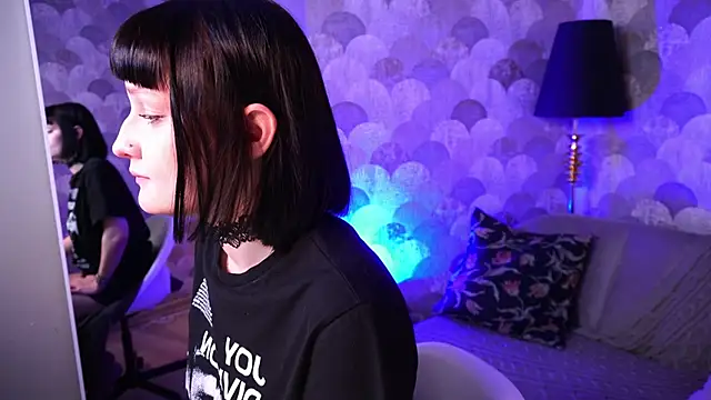 Velvet Lily online show from April 2026 08:39:02 PM