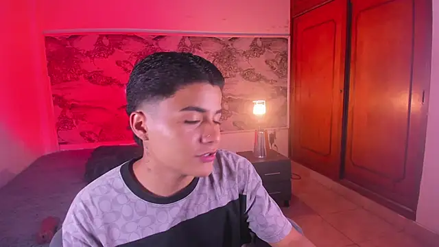 Liam Dustin online show from March 2026 09:09:01 PM