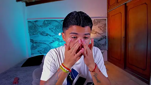 Liam Dustin online show from April 2026 10:35:02 PM