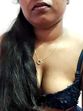 hotmiki online show from April 2026 04:01:01 PM