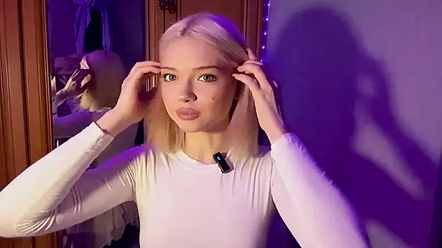 StacyChocopay online show from April 2026 10:18:01 PM