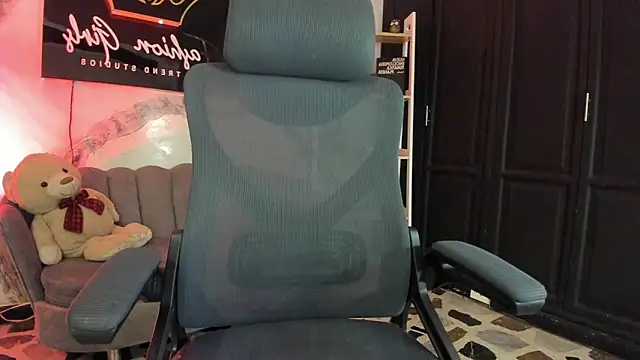 AlaskaFlowerss1  online show from April 2026 05:41:01 AM