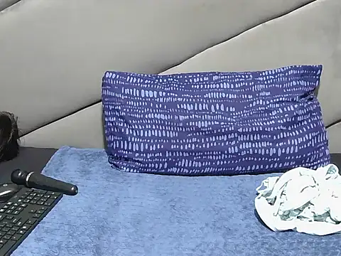 Melitaxx online show from April 2026 05:19:02 AM