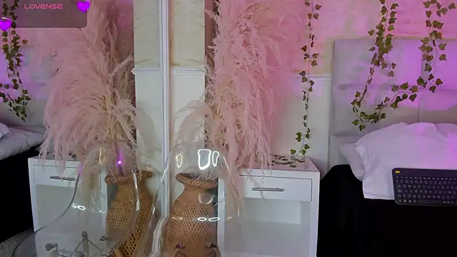 AlondraSoomer online show from July 2026 06:37:02 AM