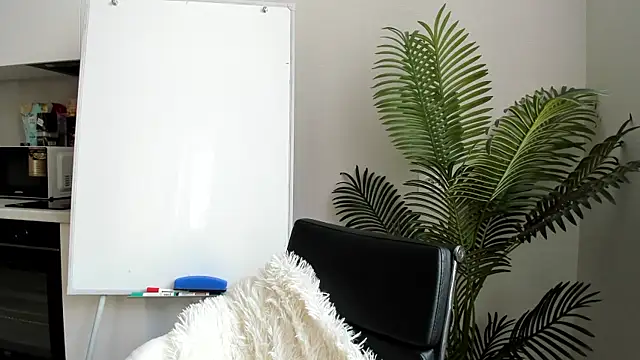 caelestic online show from April 2026 03:20:02 AM