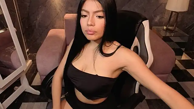 Snapshot of _Charlottee_b chatting on March 2026 07:40:01 PM Charlottee b online show from March 2026 07:40:01 PM