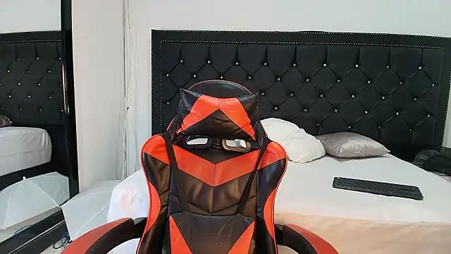 NohaDrake online show from March 2026 08:19:01 AM