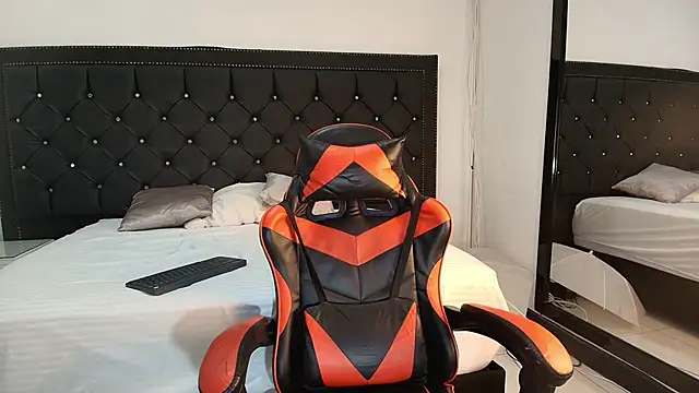 NohaDrake online show from March 2026 04:27:02 AM