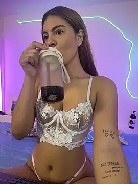 Emily vega1  online show from March 2026 05:29:01 PM