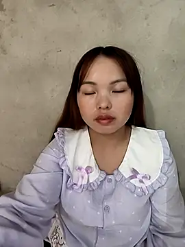 Snapshot of Mina_xYx chatting on April 2026 06:10:01 PM Mina xYx online show from April 2026 06:10:01 PM