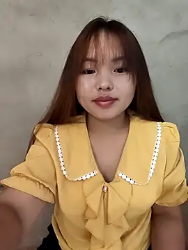 Snapshot of Mina_xYx chatting on April 2026 02:51:02 AM Mina xYx online show from April 2026 02:51:02 AM