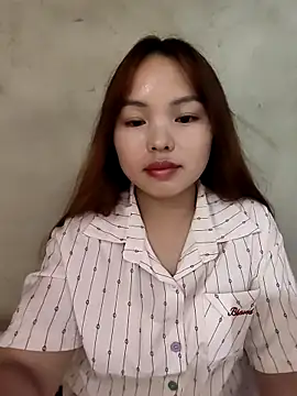 Snapshot of Mina_xYx chatting on April 2026 02:56:01 PM Mina xYx online show from April 2026 02:56:01 PM