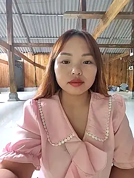 Snapshot of Mina_xYx chatting on April 2026 04:03:02 AM Mina xYx online show from April 2026 04:03:02 AM