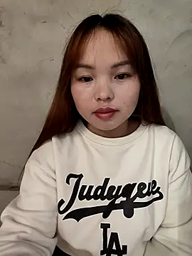 Snapshot of Mina_xYx chatting on April 2026 04:48:01 PM Mina xYx online show from April 2026 04:48:01 PM