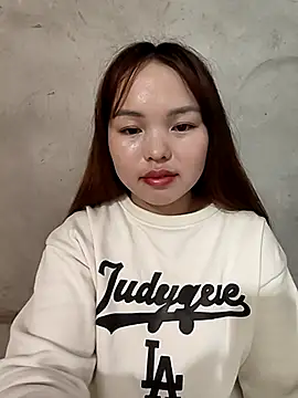 Snapshot of Mina_xYx chatting on April 2026 04:54:02 AM Mina xYx online show from April 2026 04:54:02 AM