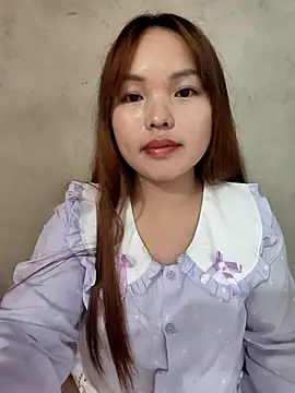 Snapshot of Mina_xYx chatting on April 2026 05:00:02 PM Mina xYx online show from April 2026 05:00:02 PM