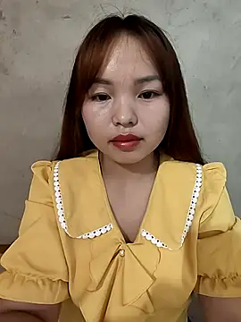 Snapshot of Mina_xYx chatting on April 2026 02:38:02 AM Mina xYx online show from April 2026 02:38:02 AM