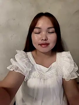 Snapshot of Mina_xYx chatting on April 2026 05:30:01 PM Mina xYx online show from April 2026 05:30:01 PM