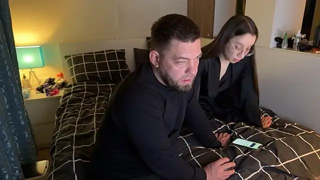 KarlAndKlara online show from March 2026 11:19:01 PM