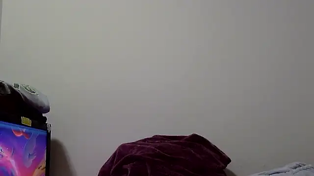 kitty-kitten82 online show from April 2026 05:18:02 AM