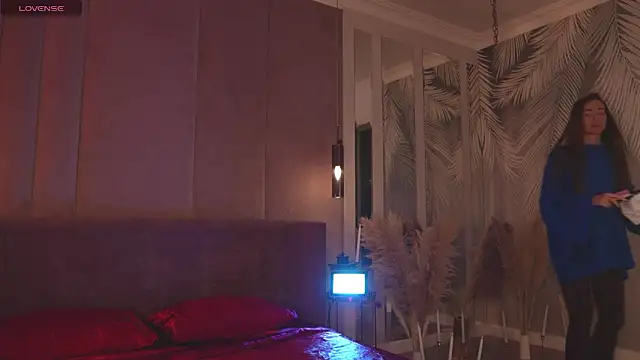 SerenaWest  online show from March 2026 04:43:01 PM