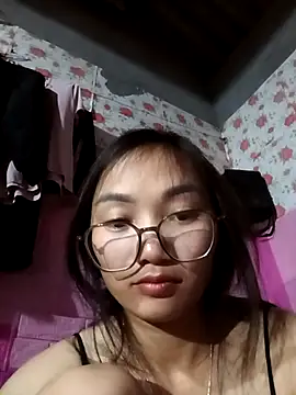 emmasexy2k online show from April 2026 02:04:02 PM