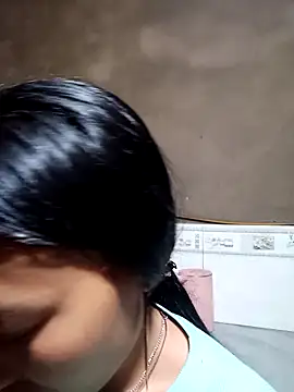 Snapshot of Leiley_98 chatting on April 2026 10:45:01 PM Leiley 98 online show from April 2026 10:45:01 PM