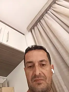 MAGRINHOCHUPAPPKA online show from April 2026 04:06:02 PM