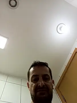 MAGRINHOCHUPAPPKA online show from April 2026 04:04:02 PM