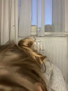 bimboiiii online show from April 2026 07:01:02 PM