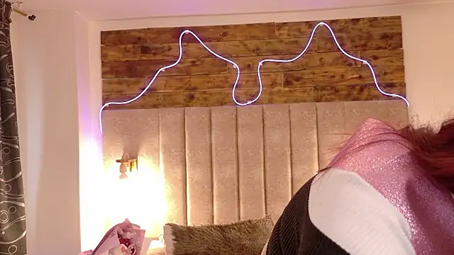 lil moon1 online show from March 2026 12:41:02 PM