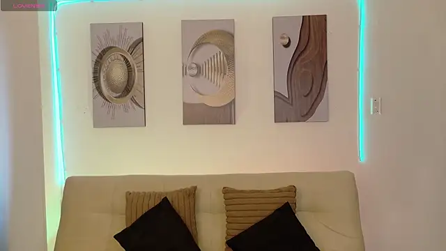 lil moon1 online show from April 2026 12:30:02 PM